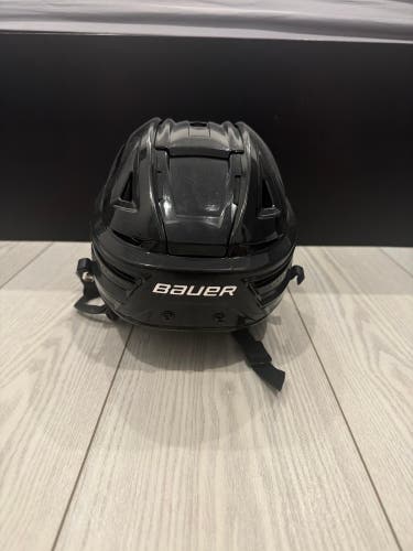 Large Bauer Re-Akt 155 Helmet (Used)