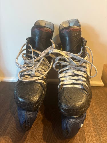2021 Bauer Vapor Hyperlite Hockey Skates Size 5 (Used)