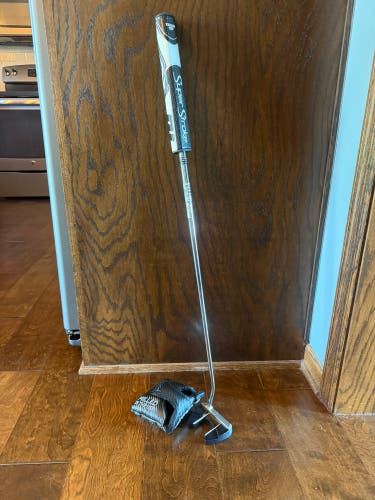 Men's Bettinardi INOVAI Mallet Right Handed Putter 34" (like new)