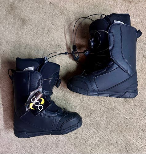 Men's Size M 6.0 (W 7.0) Rossignol Snowboard Boots Soft Flex All Mountain (New)