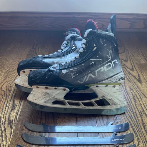 Bauer Vapor Hyperlite Hockey Skates size 8 fit 2 w/extra Ti Pulse steel