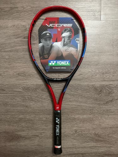 Yonex Vcore 98 7th Generation | Gripsize 4 1/4 | NWT