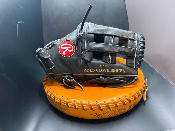 Outfield RH Rawlings Heart of the Hide HFB Baseball Glove 12.5" (Used)