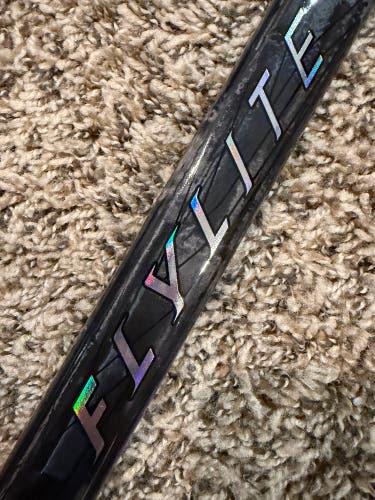 Bauer Vapor Flylite SR Grip RH Hockey Stick P28 70 Flex (New with Flaws) Black/Blue/Silver