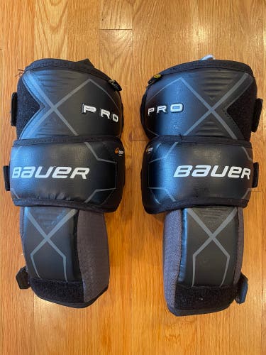 Bauer Pro (Used) Intermediate knee pads