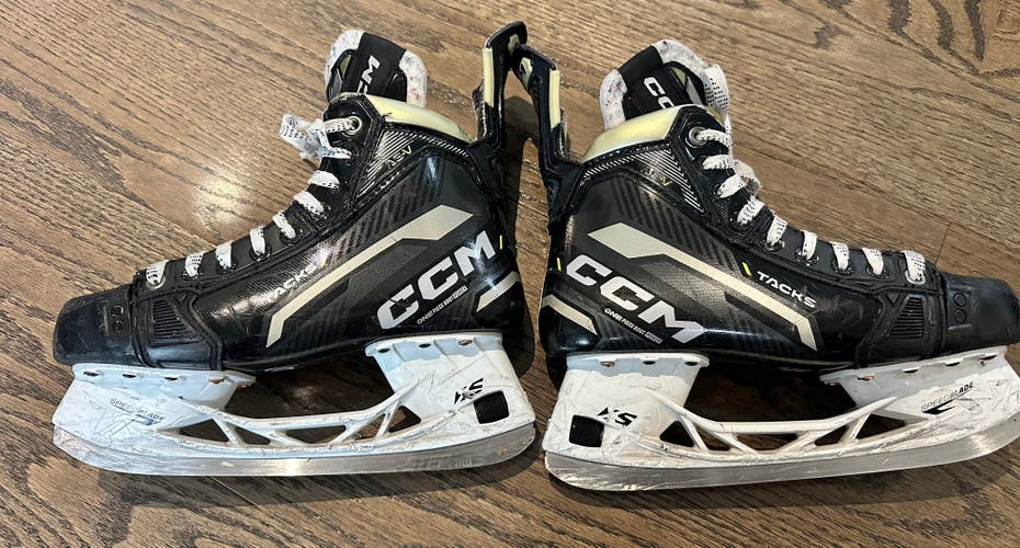 CCM AS-V Hockey Skates Size 5.5 Tapered Fit (Used)