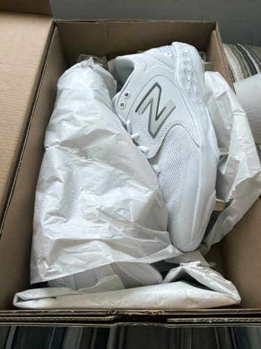 White Men's Size M 10.5 (W 11.5) New Balance 3000v6 Metal (New)