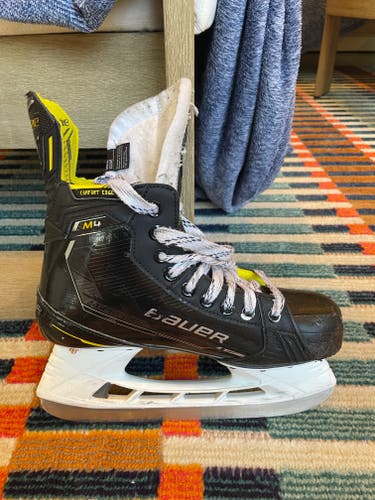 Bauer Supreme M4 Hockey Skates Size 6.5 (Used)