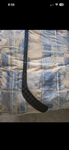 NEW Bauer Twitch Pro Stock Stick "Fiddler" mid toe curve RH 77 Flex Blue  Hossa pro