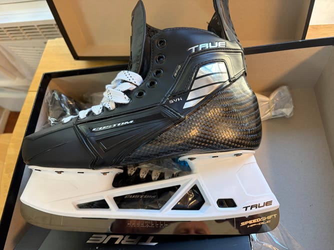 True Pro Custom Hockey Skates Regular Width 8 (New)