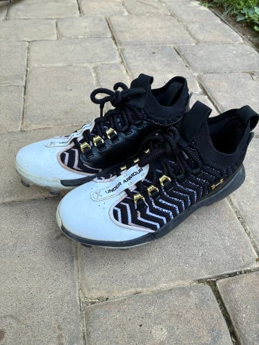 Black Men's Size M 7.5 (W 8.5) Youth Under Armour High Top Molded Cleats (Used)