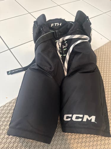 Women's Senior Small CCM JetSpeed FT6 Hockey Pants (Used)