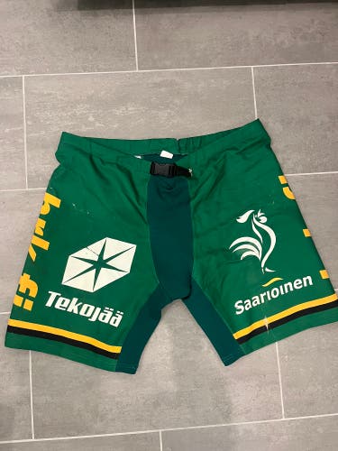 Medium Pant Shell Pro Stock (Used)