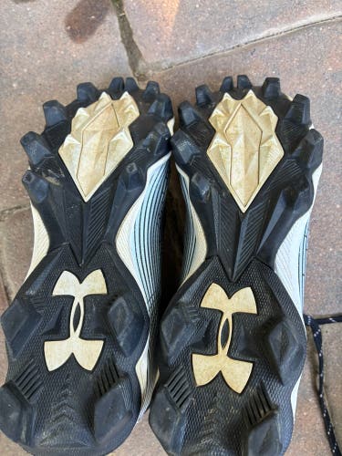 Black Kid's 5.5Y (Big Kids / Youth) Youth Under Armour High Top Molded Cleats (Used)