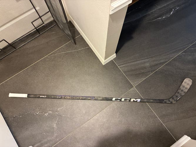 Senior CCM Ribcor Trigger 9 Pro Left Hand Hockey Stick P29 75 Flex (Used)