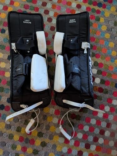 26" CCM YTFLEX 3 Goalie Leg Pads (Used)