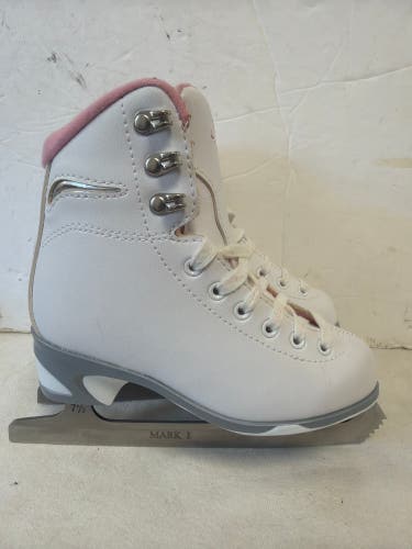 Jackson Ultima Soft Skate Figure Skates B Junior 13 (Used)
