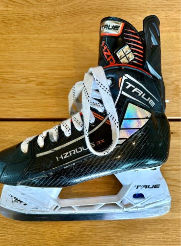 2023 True HZRDUS 9x Hockey Skates Regular Width Size 5 (Used)
