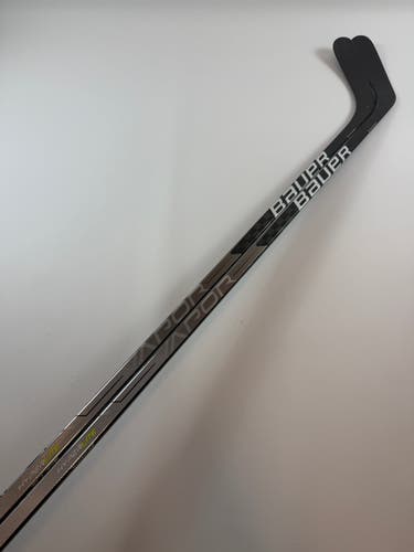 2 Pack Bauer Vapor Hyperlite 122 Flex P92 LH *Victor Hedman* Pro Stock Hockey Stick (New)