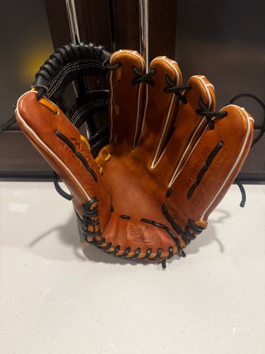 Marucci Capitol Series RH Outfield Baseball Glove 12.75" (Used)