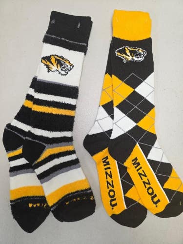 ST1 Mens NCAA MISSOURI TIGERS Crew Socks Lot of 2 Pair OSFM ONE SIZE FITS MOST