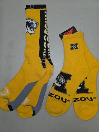 ST9 Mens NCAA MISSOURI TIGERS Crew Socks Lot of 2 Pair LARGE New
