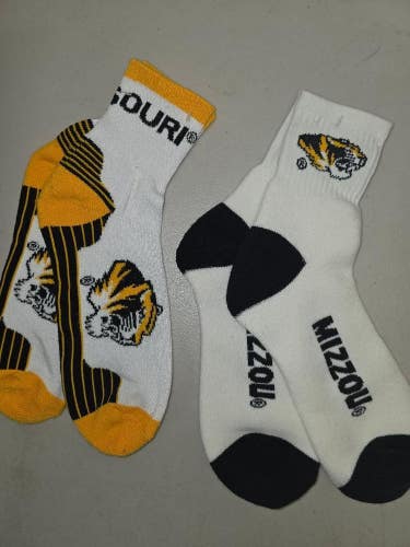 ST11 Mens NCAA MISSOURI TIGERS Crew Socks Lot of 2 Pair LARGE New