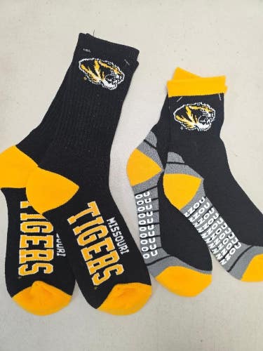 ST26 Mens NCAA MISSOURI TIGERS Crew Socks Lot of 2 Pair LARGE New