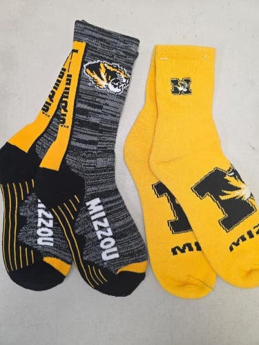 ST22 Mens NCAA MISSOURI TIGERS Crew Socks Lot of 2 Pair MEDIUM New