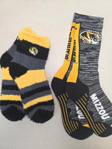 ST23 Mens NCAA MISSOURI TIGERS Crew Socks Lot of 2 Pair MEDIUM New