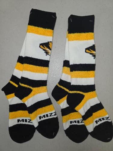 ST25 Mens NCAA MISSOURI TIGERS Crew Socks Lot of 2 Pair OSFM ONE SIZE FITS MOST