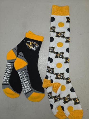 ST27 Mens NCAA MISSOURI TIGERS Crew Socks Lot of 2 Pair MEDIUM New