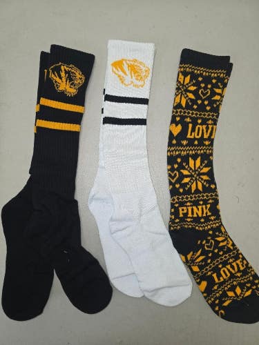 ST30 Mens NCAA MISSOURI TIGERS Crew Socks Lot of 2 Pair MEDIUM New
