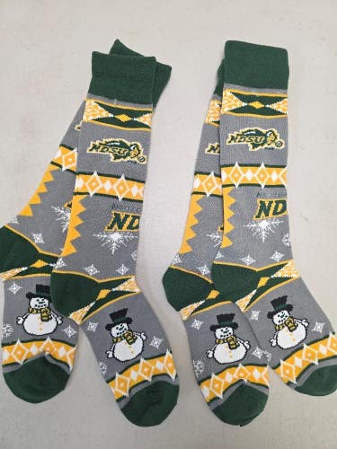 ST10 Mens NCAA NORTH DAKOTA STATE ST BISON Crew Socks Lot of 2 Pair MEDIUM New
