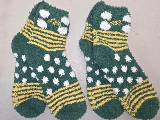 ST11 Mens NCAA NORTH DAKOTA STATE ST BISON Crew Socks Lot of 2 Pair MEDIUM New