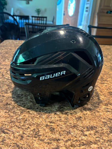 Large Bauer Re-Akt 85 Helmet (Used)