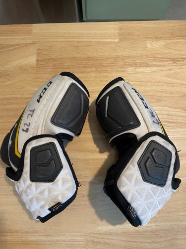 Senior Medium CCM Tacks Pro Elbow Pads Pro Stock (Used)