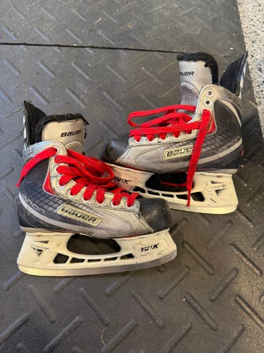 2024 Bauer Vapor X20 Hockey Skates Regular Width Size 2.5 (Used)