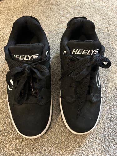 Heelys, size 2, kids/youth, unisex