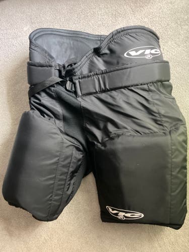 Senior Medium Vic Hockey Pants (Used)