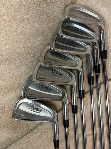 Men's Titleist 690 CB Forged Right Handed Iron Set Regular Flex (Used)