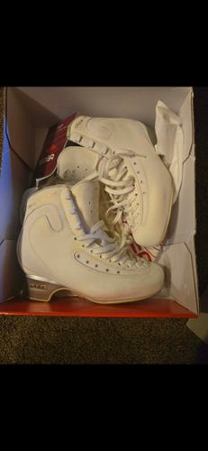EDEA Figure Skates 240C (Used)