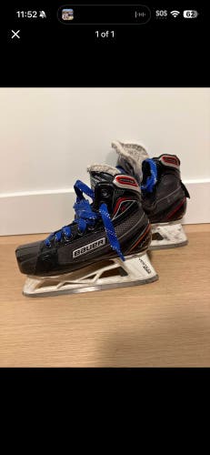 Bauer Vapor X700 Goalie Skates - Junior Size 2 (D)