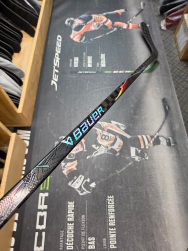 P92 | 87 Flex NEW! Senior Bauer Pulse Left Hand Hockey Stick NHL Pro Stock (New)