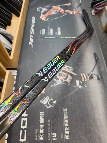 2 PACK | P92 | 82 Flex NEW! Senior Bauer Pulse Left Hand Hockey Stick NHL Pro Stock (New)