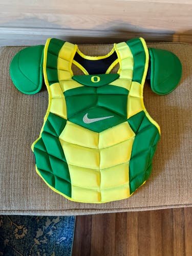Nike Diamond Elite Catcher's Chest Protector (New) university of Oregon