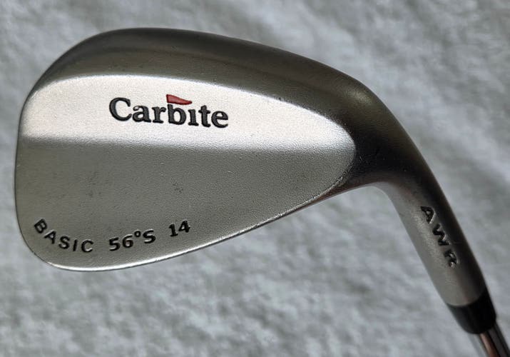 Carbite Basic AWR Sand (S) Wedge 56°/14 Bounce RH; Steel Shaft