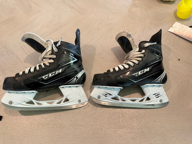 Black 2019 CCM Ribcor 74K Hockey Skates Regular Width 7.5 (Used)