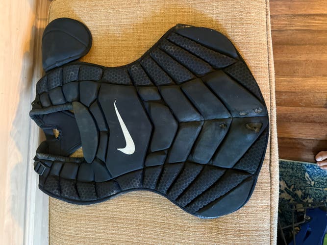 Nike Diamond Elite Catcher's Chest Protector (Used)