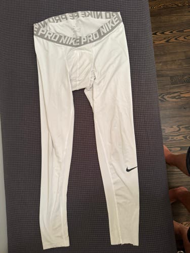 White Large/Extra Large Adult Unisex Nike Compression (Used)